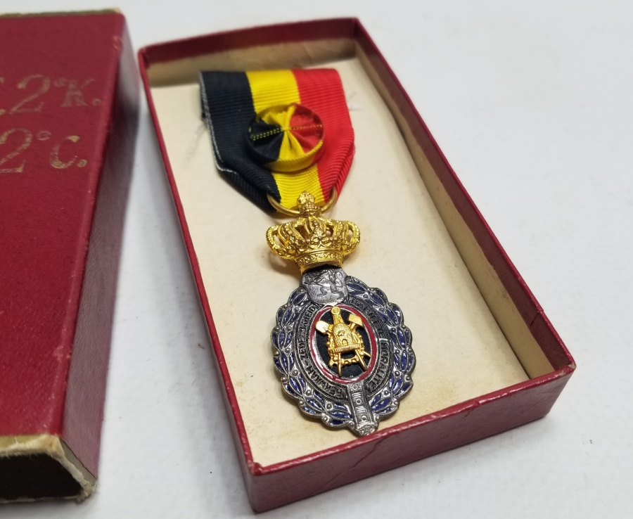 BELÇİKA İŞÇİ VE ZANAATKAR ÜSTÜN HİZMET MADALYASI