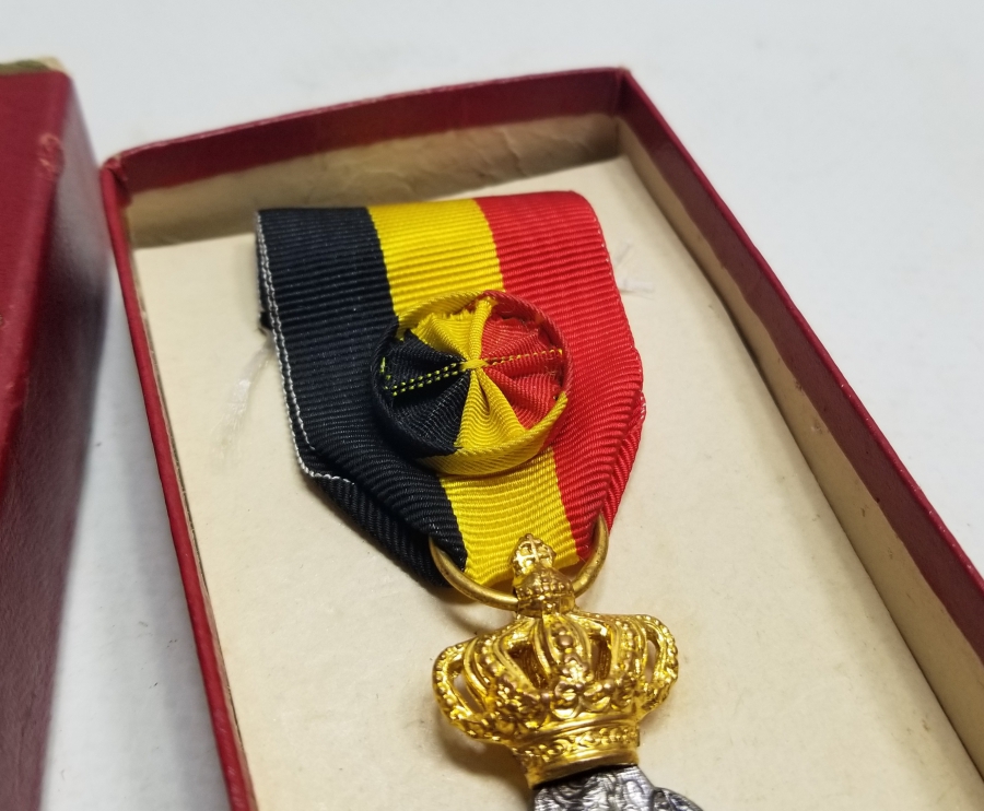 BELÇİKA İŞÇİ VE ZANAATKAR ÜSTÜN HİZMET MADALYASI