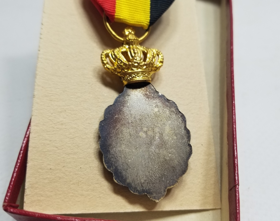 BELÇİKA İŞÇİ VE ZANAATKAR ÜSTÜN HİZMET MADALYASI