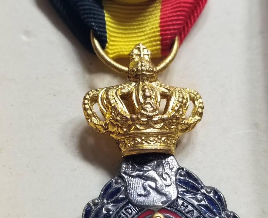 BELÇİKA İŞÇİ VE ZANAATKAR ÜSTÜN HİZMET MADALYASI