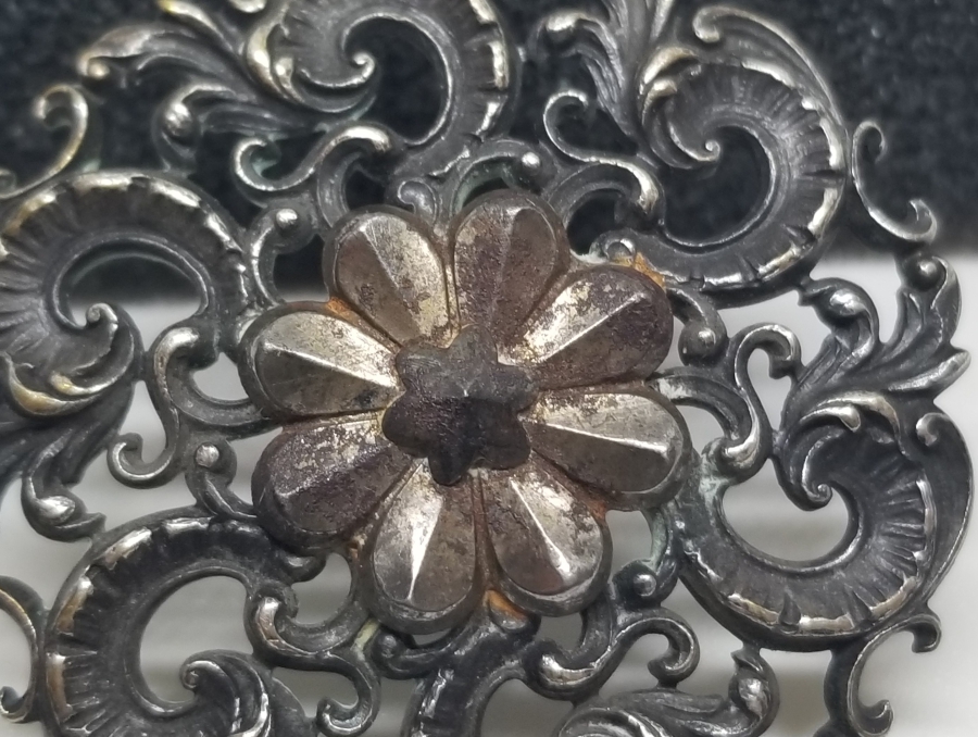 KABARTMA İŞÇİLİKLİ EL YAPIMI ANTİKA AVRUPA KOLYE