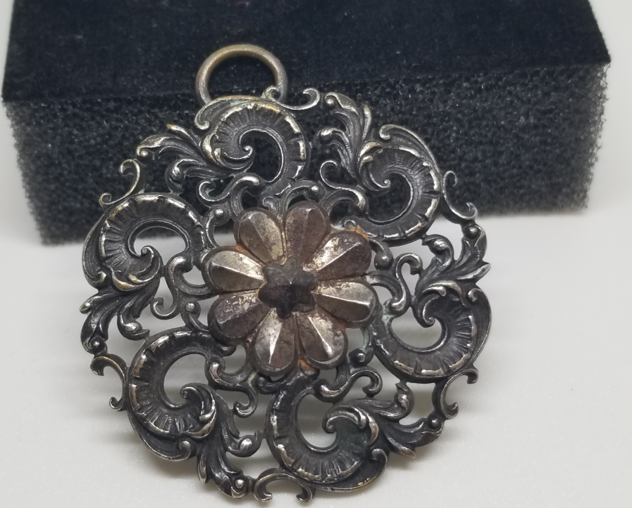 KABARTMA İŞÇİLİKLİ EL YAPIMI ANTİKA AVRUPA KOLYE