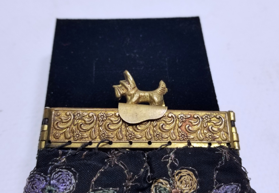 KABARTMA İŞÇİLİKLİ EL YAPIMI ANTİKA CÜZDAN