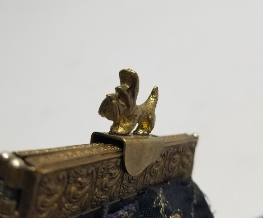 KABARTMA İŞÇİLİKLİ EL YAPIMI ANTİKA CÜZDAN