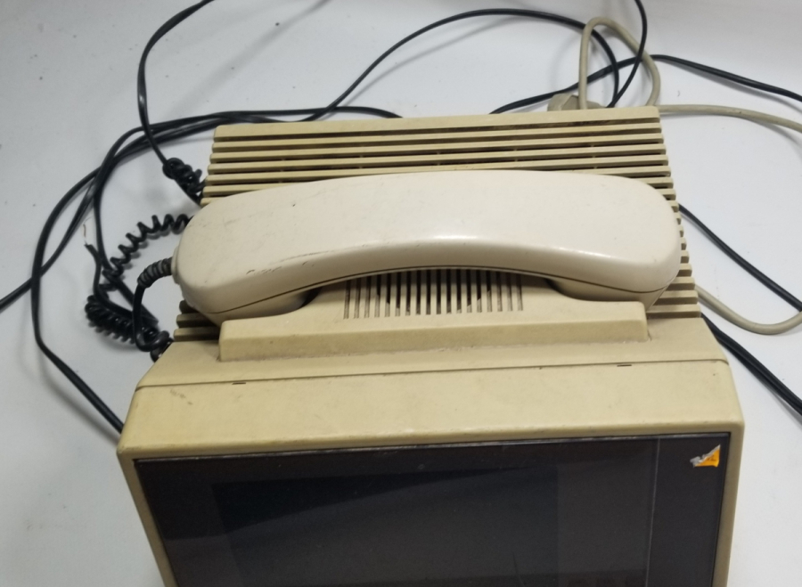 ANTİKA TELEFONLU FAKS MAKİNASI