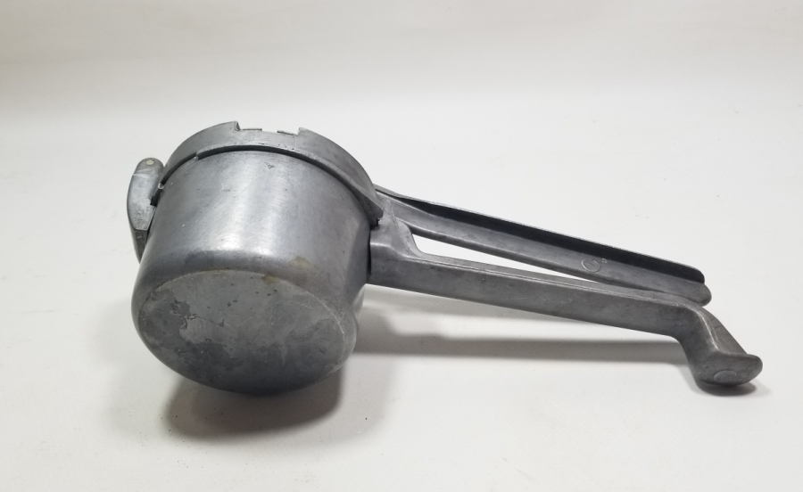 YERLİ YAPIM ANTİKA MEYVE SIKACAĞI