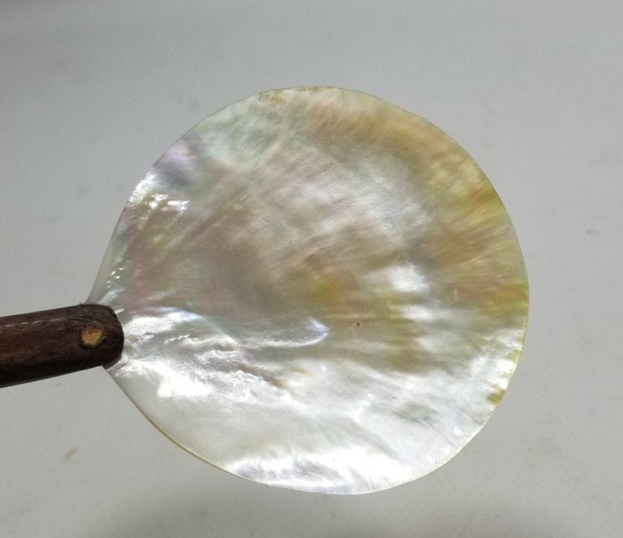 AHŞAP TUTMAÇLI ANTİKA SEDEF KAŞIK