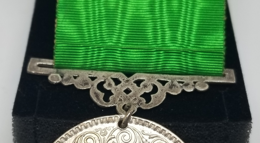 ORİJİNAL ASKISI İLE GÜMÜŞ TAHLİSİYE MADALYASI