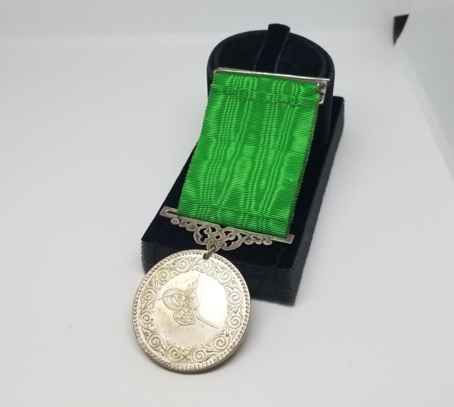 ORİJİNAL ASKISI İLE GÜMÜŞ TAHLİSİYE MADALYASI