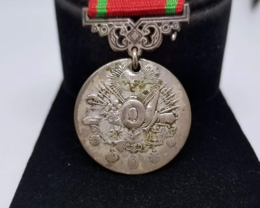 ÇİL KONDİSYONDA GÜMÜŞ LİYAKAT MADALYASI