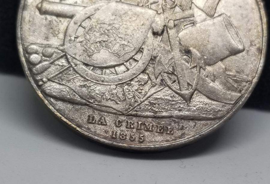 ORİJİNAL ALTI KÖŞELİ OSMANLI AY YILDIZLI ASKISI VE ORİJİNAL İPEK KURDELASIYLA OSMANLI TİPİ GÜMÜŞ KIRIM MADALYASI