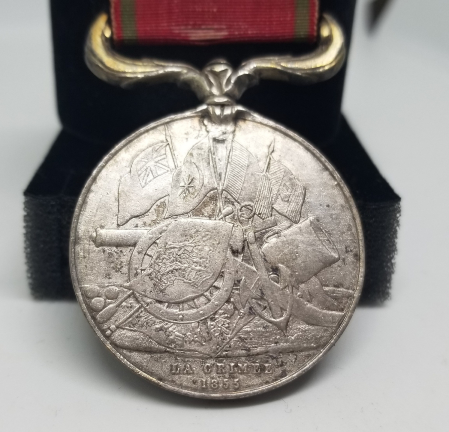 ORİJİNAL ALTI KÖŞELİ OSMANLI AY YILDIZLI ASKISI VE ORİJİNAL İPEK KURDELASIYLA OSMANLI TİPİ GÜMÜŞ KIRIM MADALYASI