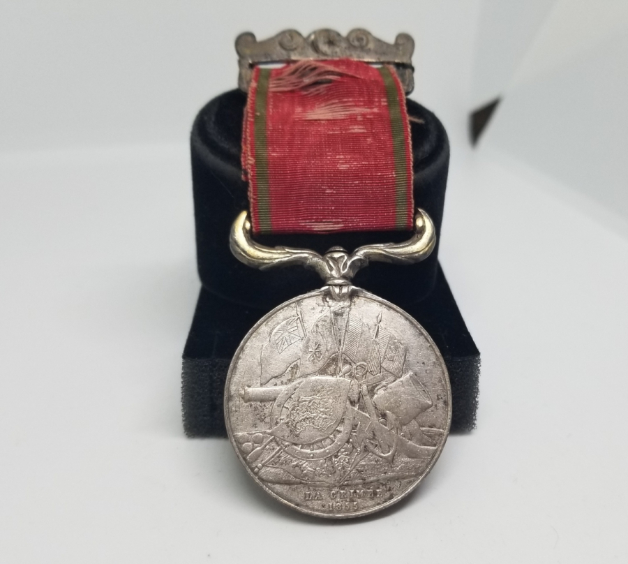 ORİJİNAL ALTI KÖŞELİ OSMANLI AY YILDIZLI ASKISI VE ORİJİNAL İPEK KURDELASIYLA OSMANLI TİPİ GÜMÜŞ KIRIM MADALYASI