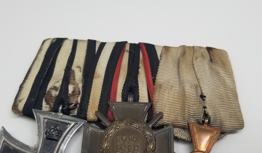 1. DÜNYA SAVAŞI DÖNEMİ DEMİR HAÇ - HINDENBURG NİŞANI VE LİYAKAT MADALYASI BULUNAN ÜÇLÜ MADALYA TAKIMI