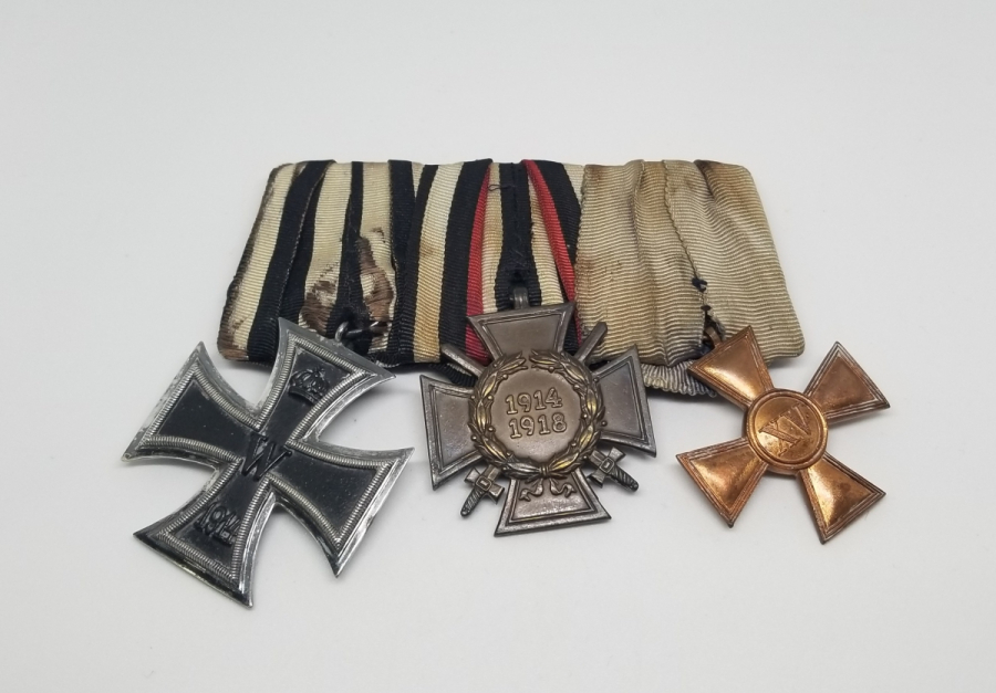 1. DÜNYA SAVAŞI DÖNEMİ DEMİR HAÇ - HINDENBURG NİŞANI VE LİYAKAT MADALYASI BULUNAN ÜÇLÜ MADALYA TAKIMI