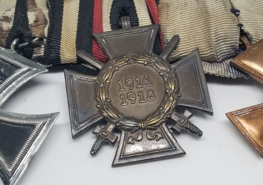 1. DÜNYA SAVAŞI DÖNEMİ DEMİR HAÇ - HINDENBURG NİŞANI VE LİYAKAT MADALYASI BULUNAN ÜÇLÜ MADALYA TAKIMI