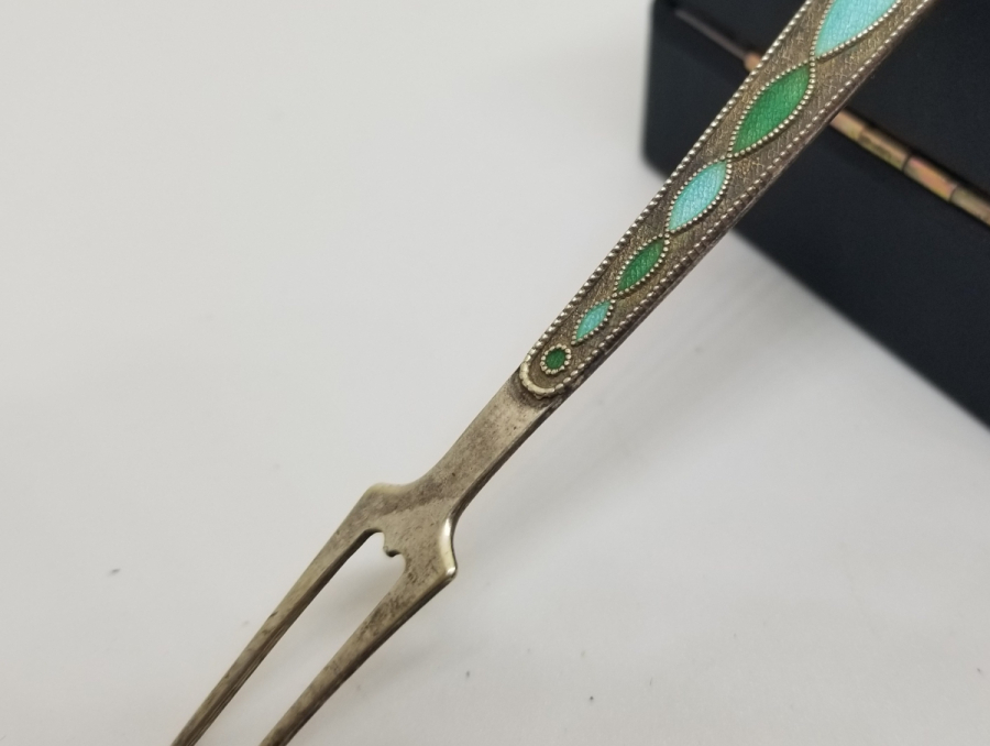 ORAK ÇEKİÇ DAMGALI ANTİKA MİNELİ RUS GÜMÜŞ PEYNİR ÇATALI