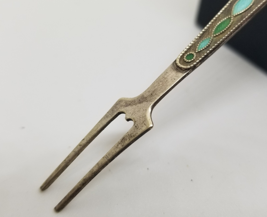 ORAK ÇEKİÇ DAMGALI ANTİKA MİNELİ RUS GÜMÜŞ PEYNİR ÇATALI