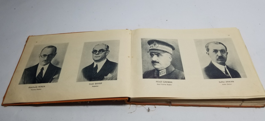 İZMİR ERKEK LİSESİ 1937-1938 YILLIĞI