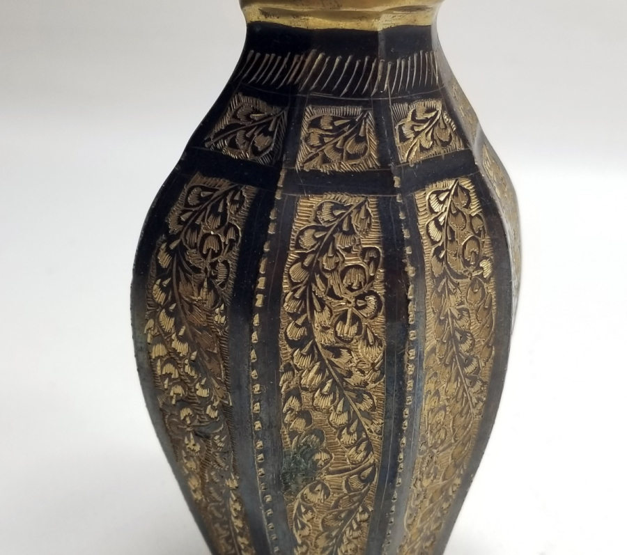 KABARTMA VE KALEM İŞÇİLİKLİ NADİR TİPTE ANTİKA ERZİNCAN VAZO