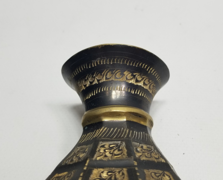 KABARTMA VE KALEM İŞÇİLİKLİ NADİR TİPTE ANTİKA ERZİNCAN VAZO