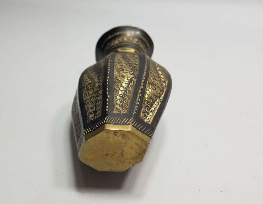 KABARTMA VE KALEM İŞÇİLİKLİ NADİR TİPTE ANTİKA ERZİNCAN VAZO