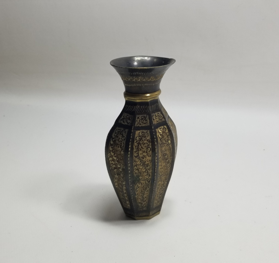 KABARTMA VE KALEM İŞÇİLİKLİ NADİR TİPTE ANTİKA ERZİNCAN VAZO