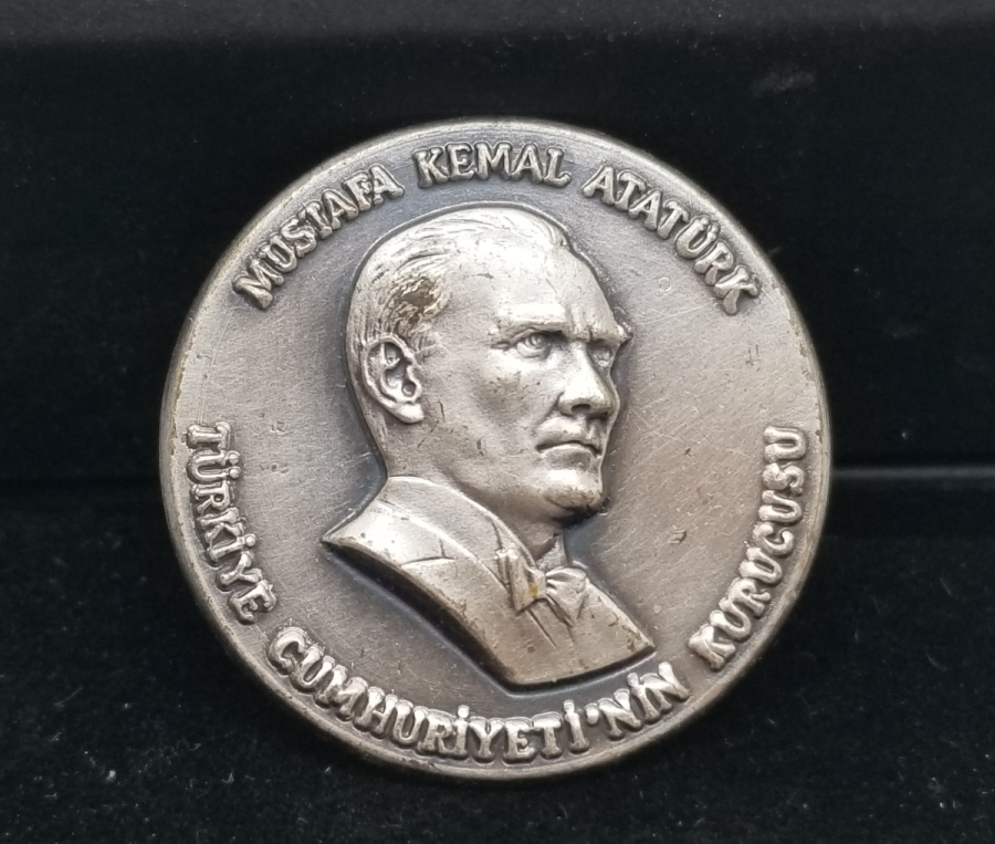ANTİKA GÜMÜŞ ATATÜRK ROZETİ