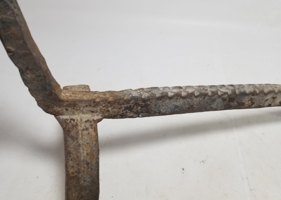 OSMANLI DÖNEMİ HAYVAN FORMUNDA YAPILMIŞ TEKKE İŞİ ODUN EŞEĞİ - ODUN TUTMACI