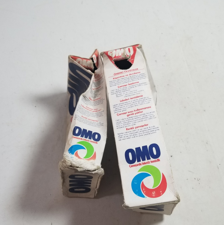 İKİ ADET İÇİ BOŞ OMO DETERJAN PAKETİ