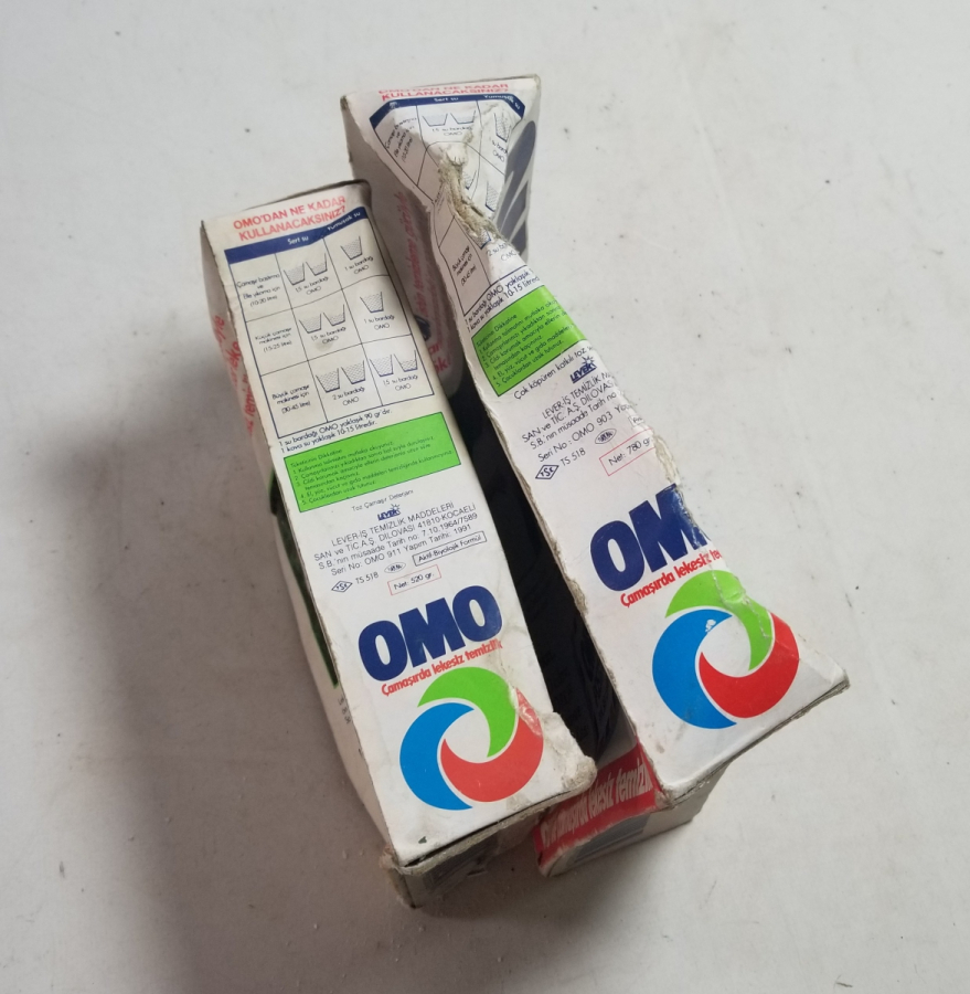 İKİ ADET İÇİ BOŞ OMO DETERJAN PAKETİ