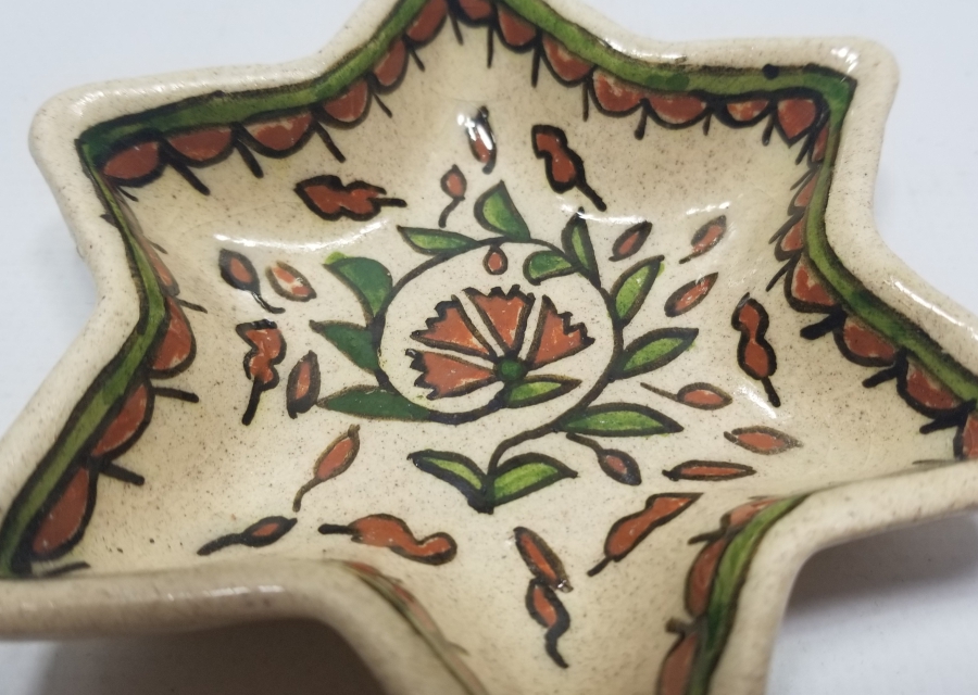 ÜZERİ KARANFİLLİ ANTİKA KÜTAHYA EL BOYAMA LOKUMLUK