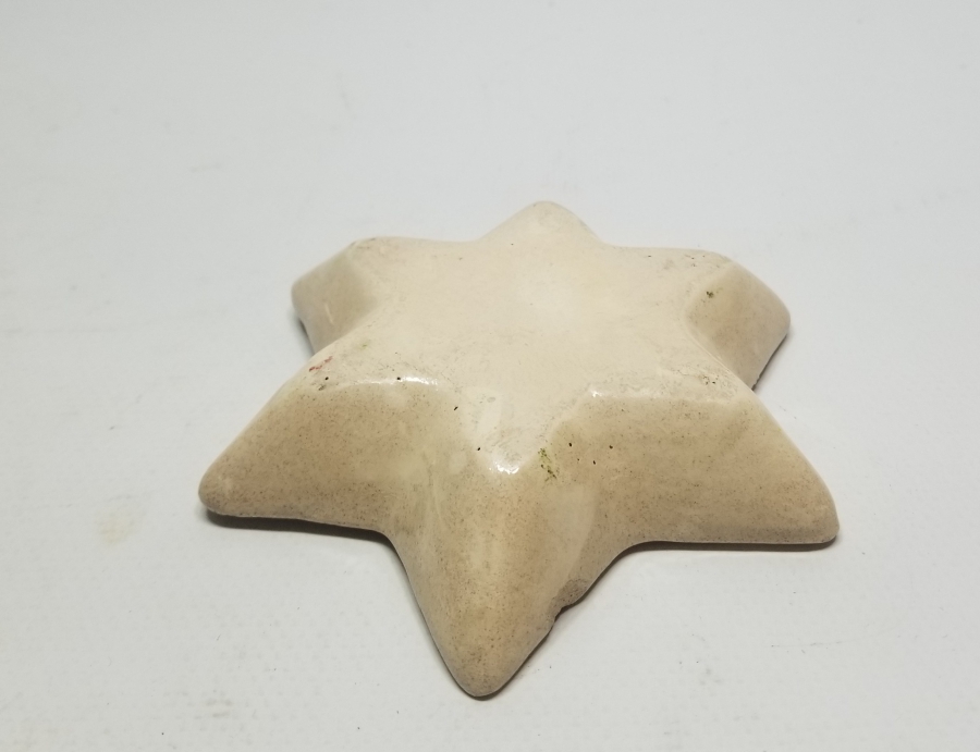 ÜZERİ KARANFİLLİ ANTİKA KÜTAHYA EL BOYAMA LOKUMLUK