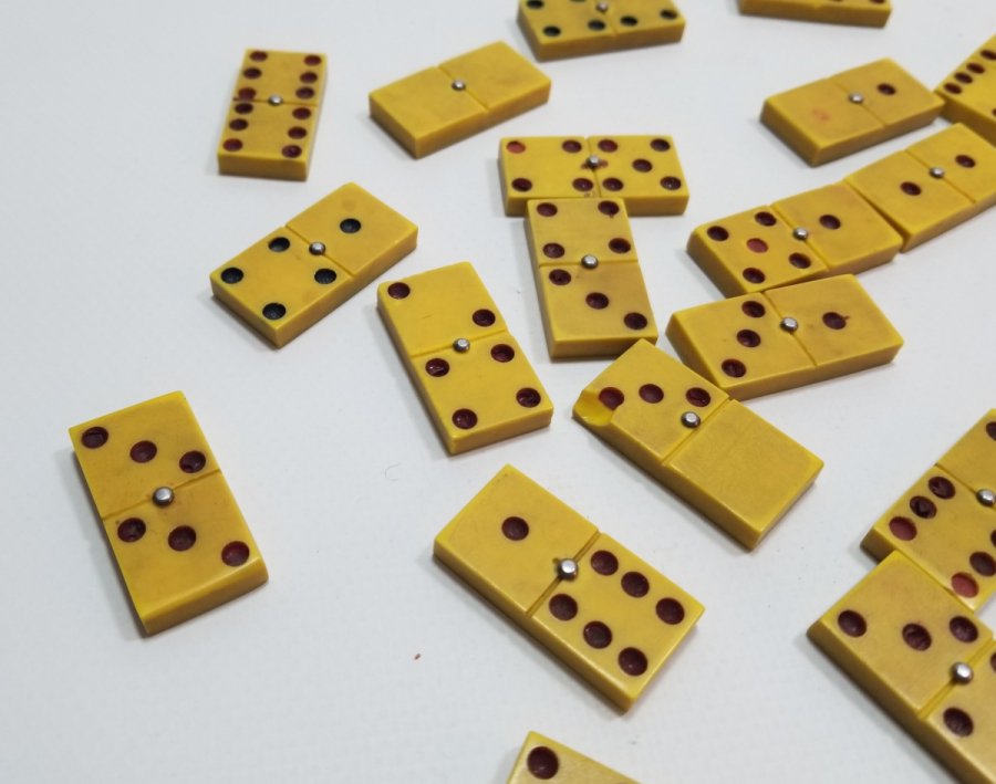 ANTİKA KATALİN DOMİNO TAŞLARI LOTU