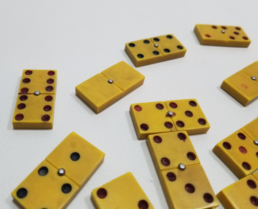 ANTİKA KATALİN DOMİNO TAŞLARI LOTU