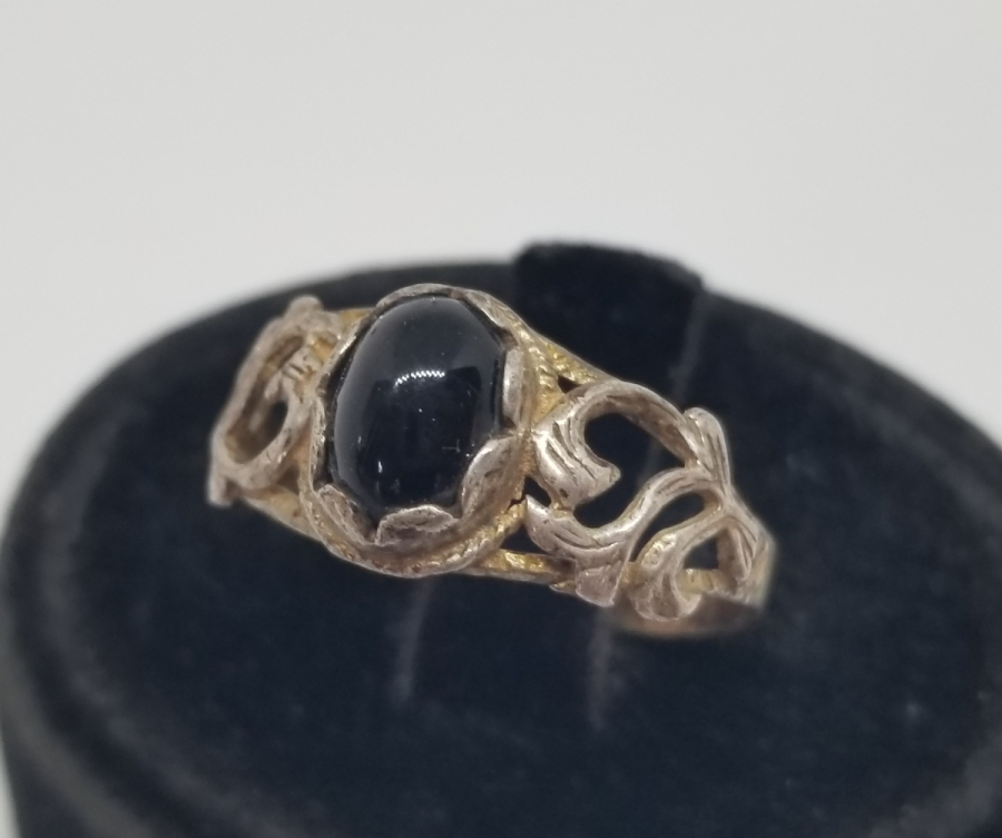 GRANAT TAŞLI ÖZEL YAPIM ANTİKA GÜMÜŞ YÜZÜK