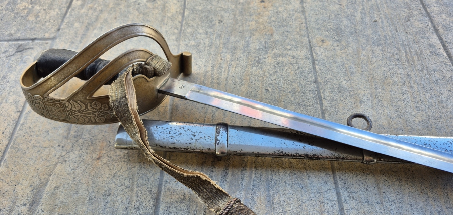 İGUANA DERİSİ SAPLI ÇOK NADİR 1. DÜNYA SAVAŞI DÖNEMİ AVUSTURYA - MACARİSTAN SUBAY KILICI