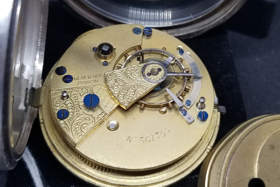 NADİR FORMDA GÜMÜŞ KASA İNGİLİZ YAPIMI KURMALI CEP SAATİ