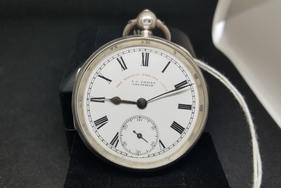 NADİR FORMDA GÜMÜŞ KASA İNGİLİZ YAPIMI KURMALI CEP SAATİ