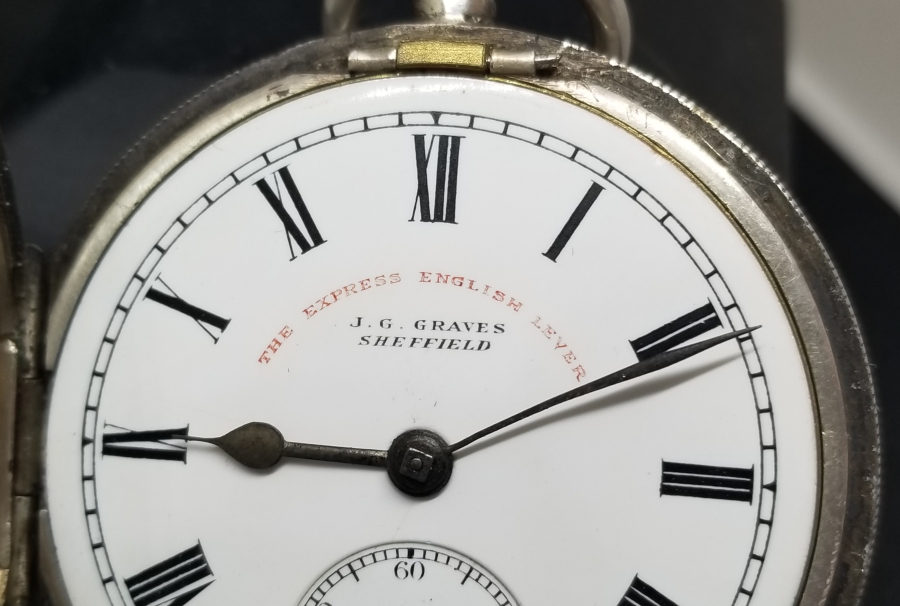 NADİR FORMDA GÜMÜŞ KASA İNGİLİZ YAPIMI KURMALI CEP SAATİ