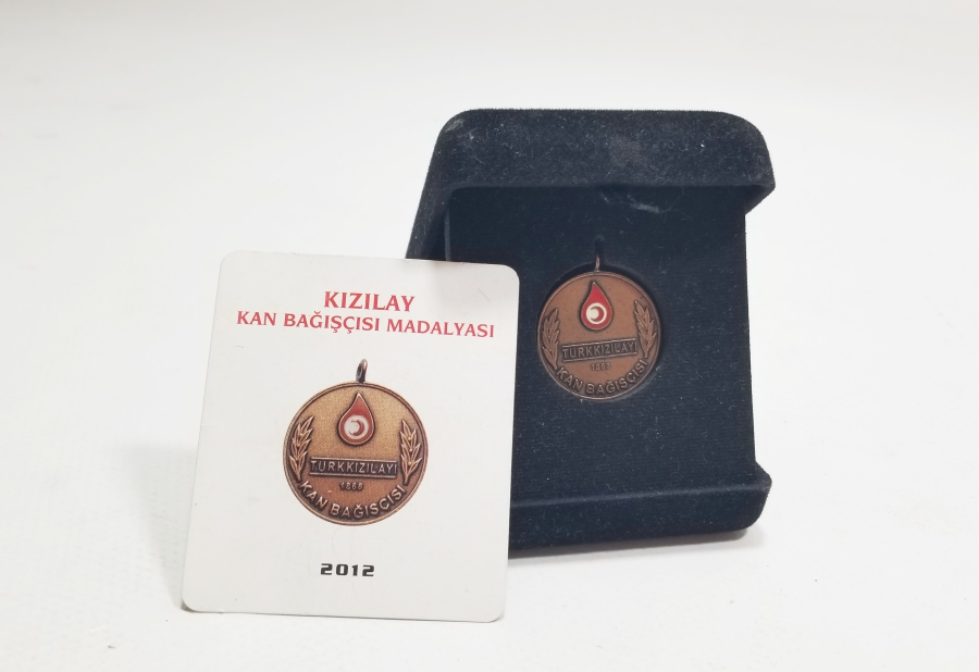 ORİJİNAL KUTUSUNDA ANTİKA BRONZ KAN BAĞIŞÇISI MADALYA