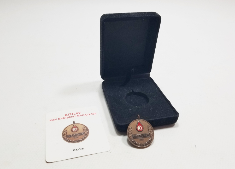 ORİJİNAL KUTUSUNDA ANTİKA BRONZ KAN BAĞIŞÇISI MADALYA