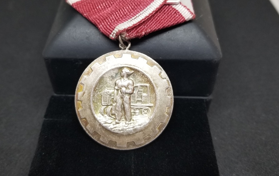 NADİR TİPTE ORİJİNAL ASKISIYLA SOVYET MADALYA