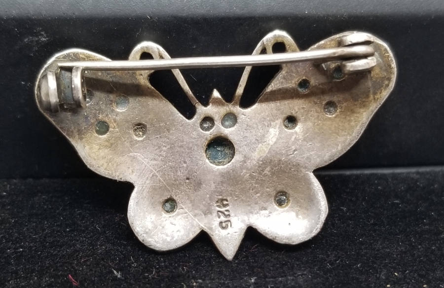 MARGAZİT-YEŞİM VE AKİK TAŞLI KELEBEK FORMLU MİNELİ ANTİKA BROŞ