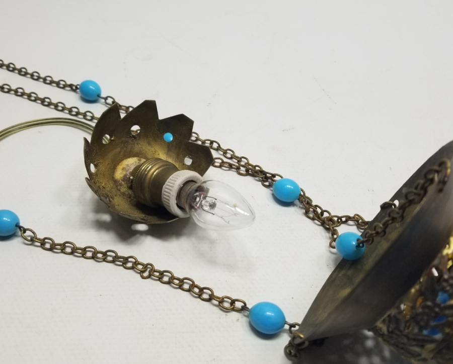 KANDİL FORMUNDA YAPILMIŞ ANTİKA DEKORATİF LAMBA