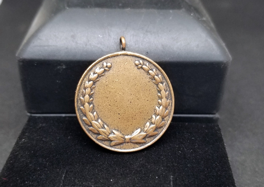 ÜZERİ MİNELİ ANTİKA KAN BAĞIŞÇISI MADALYASI