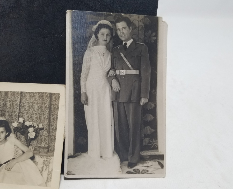 BİR SUBAYIMIZ VE EŞİNE AİT SİYAH-BEYAZ ANTİKA 2 ADET FOTOĞRAF