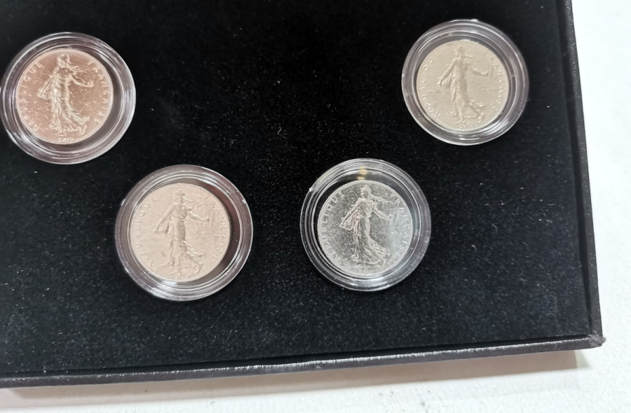 IMPRESSIONISM KONULU ORİJİNAL KUTUSUNDA GÜMÜŞ KAPLAMA HATIRA PARA LOTU