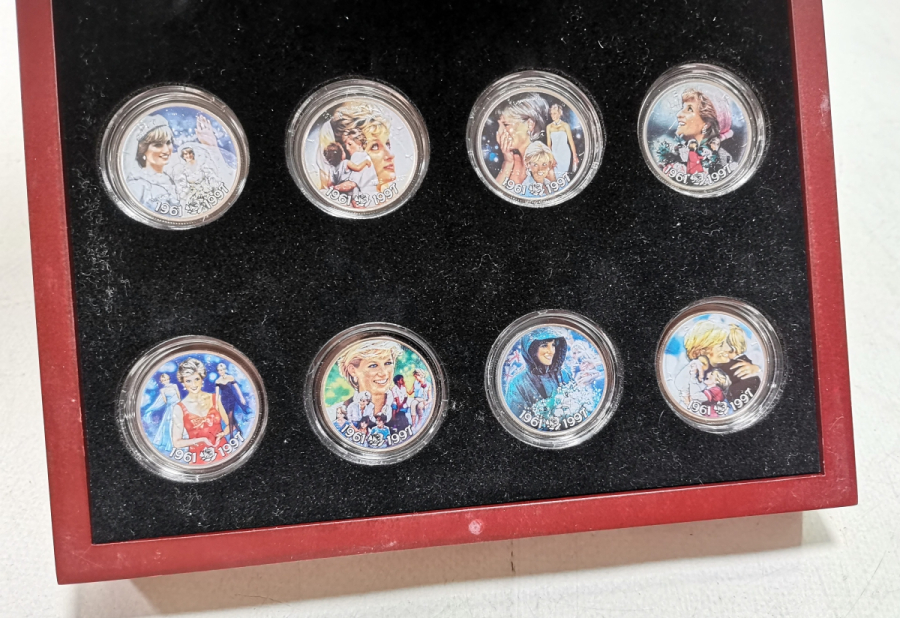 PRENSES DIANA KONULU AHŞAP KUTUSUNDA ÖZEL YAPIM GÜMÜŞ KAPLAMA HATIRA PARA SETİ