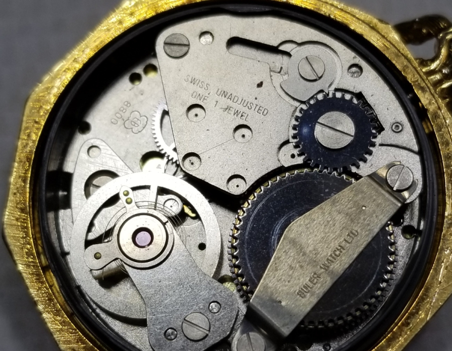 ALTIN KAPLAMA KURMALI ANTİKA KOLYE SAAT